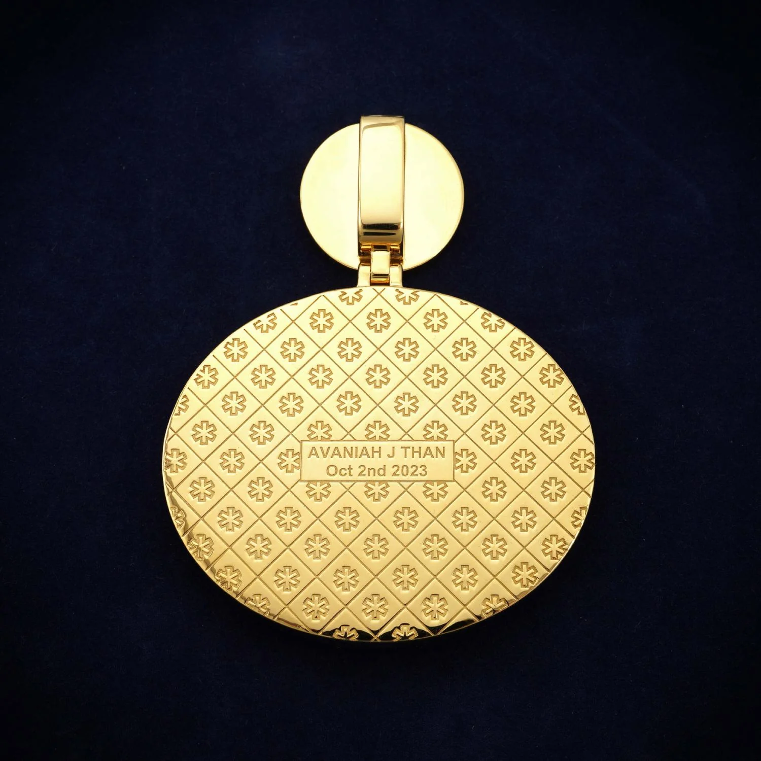 Custom Moissanite Butterfly Circle Pendant 14K Gold - Image 3