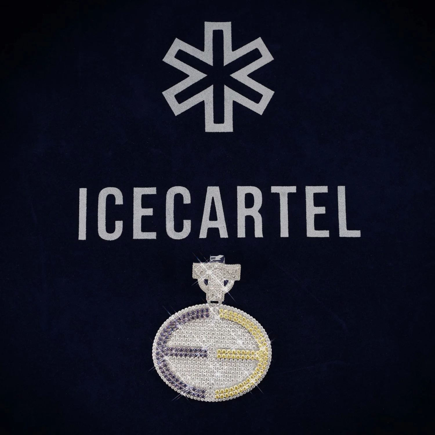 "E Ǝ" Custom Circle Moissanite Pendant 14K Gold - Image 4