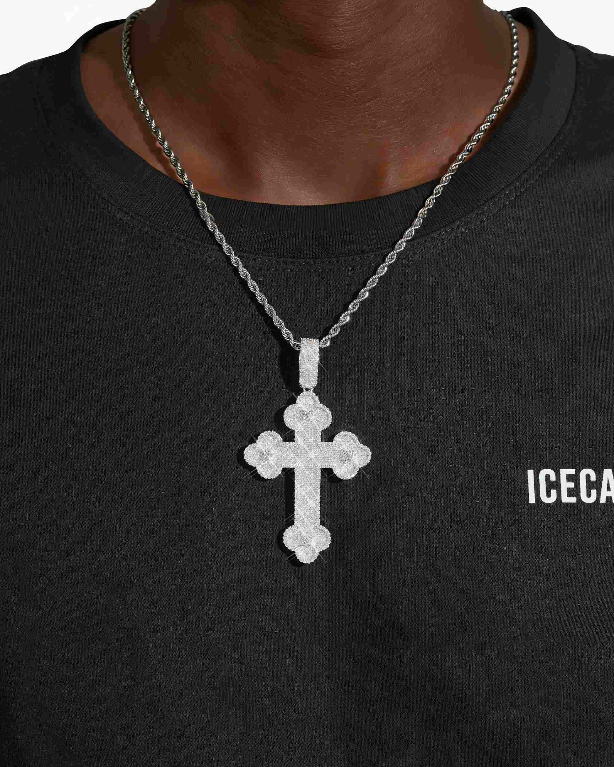 Moissanite Clover Cross Pendant 14K Gold - Image 2